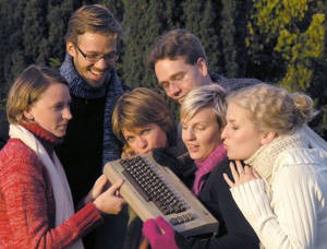 Medlemmarna i Visa Röster vårdar ömt sin Commodore 64.
