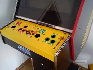 Till kontrollpanelen är det bara fantasin som sätter stopp. Försök få tillverkat en hålborrad plexiglasskiva att lägga över som skydd.